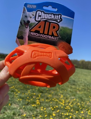 CHUCKIT! Breathe Right Football - piłka futbolowa dla psa